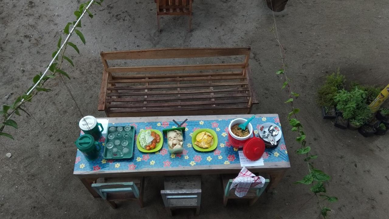Harry'S Ocean House Watukarung Homestay Kalak Buitenkant foto