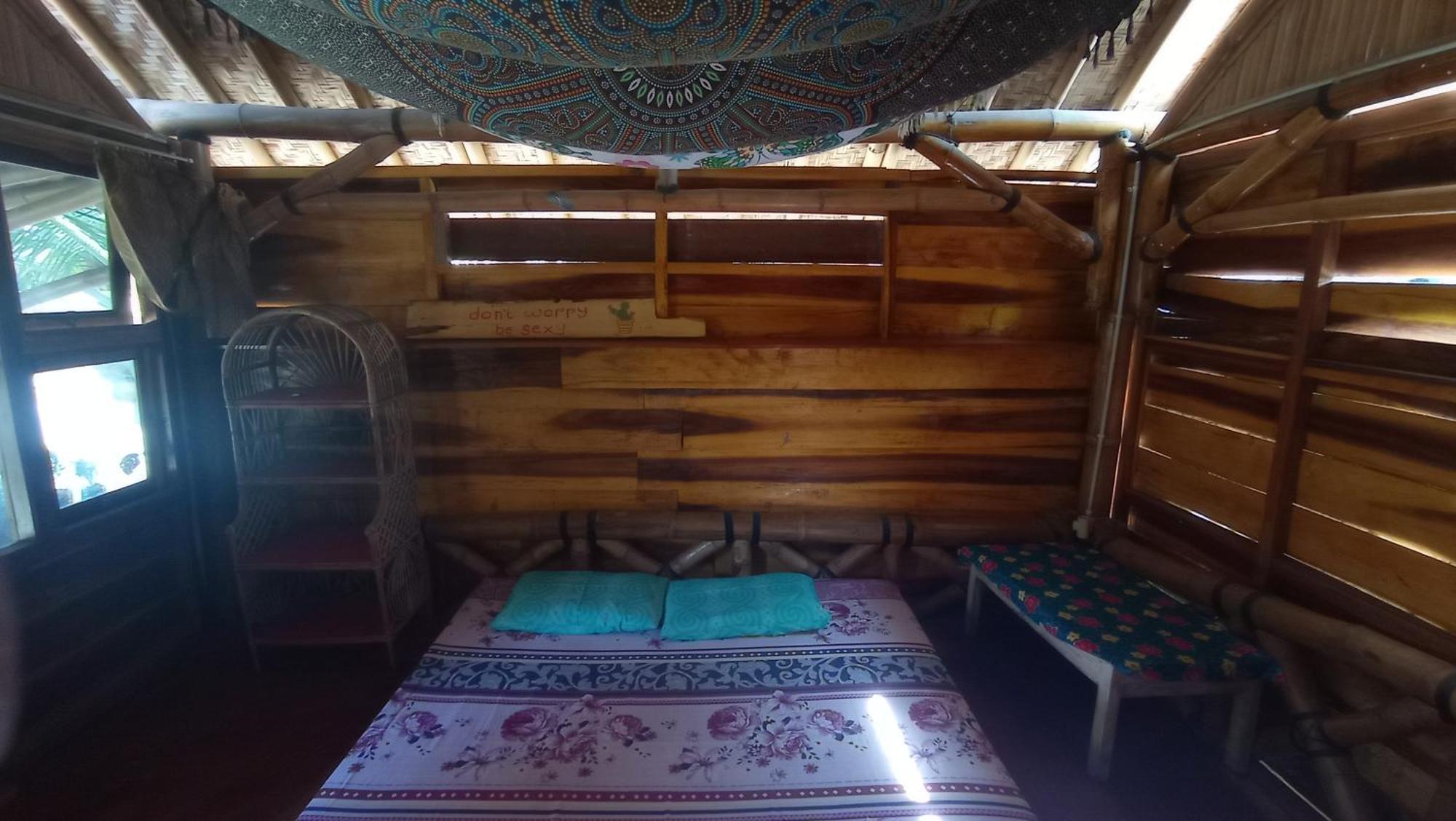 Harry'S Ocean House Watukarung Homestay Kalak Kamer foto