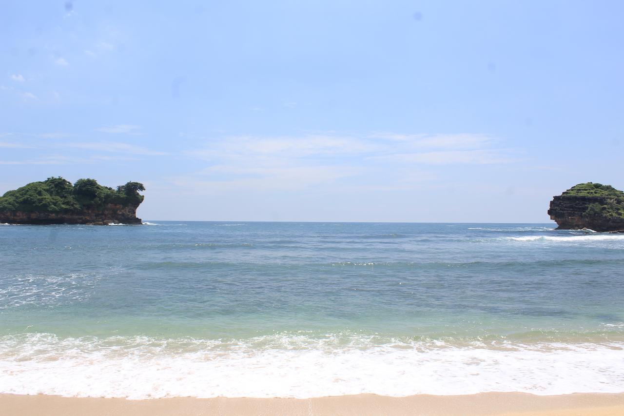 Harry'S Ocean House Watukarung Homestay Kalak Buitenkant foto