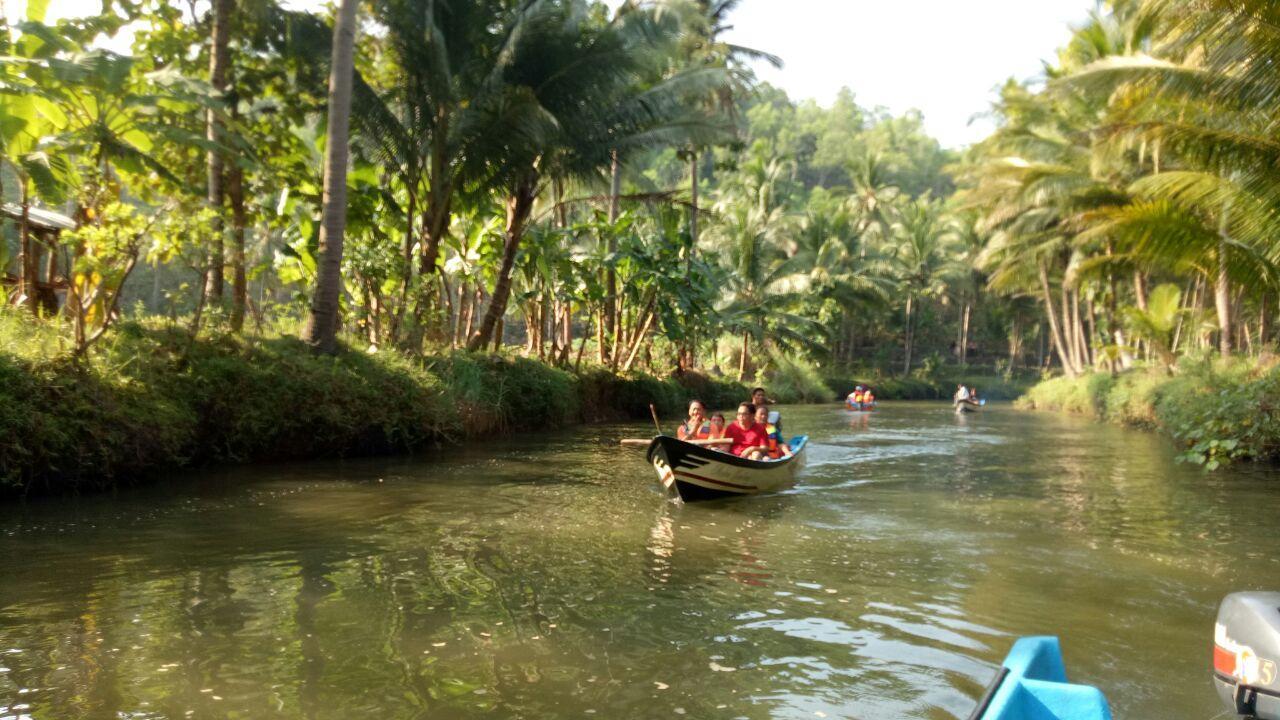Harry'S Ocean House Watukarung Homestay Kalak Buitenkant foto