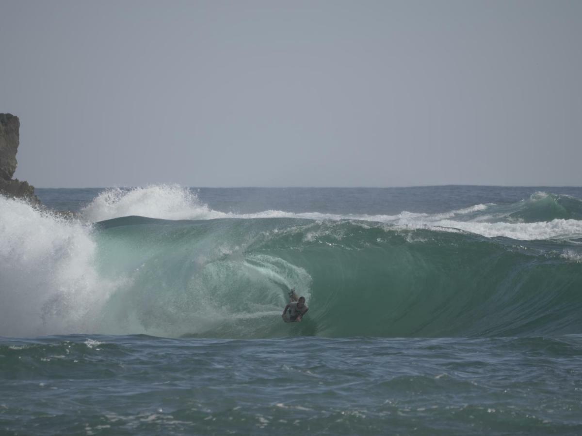 Harry'S Ocean House Watukarung Homestay Kalak Buitenkant foto