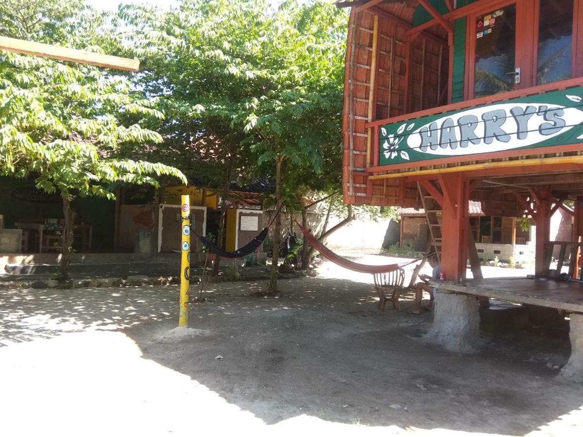 Harry'S Ocean House Watukarung Homestay Kalak Buitenkant foto